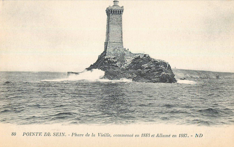 80 POINTE DE SEIN. - Phare de la Vieille, commencé en 1883 et Allumé en 1887. - ND