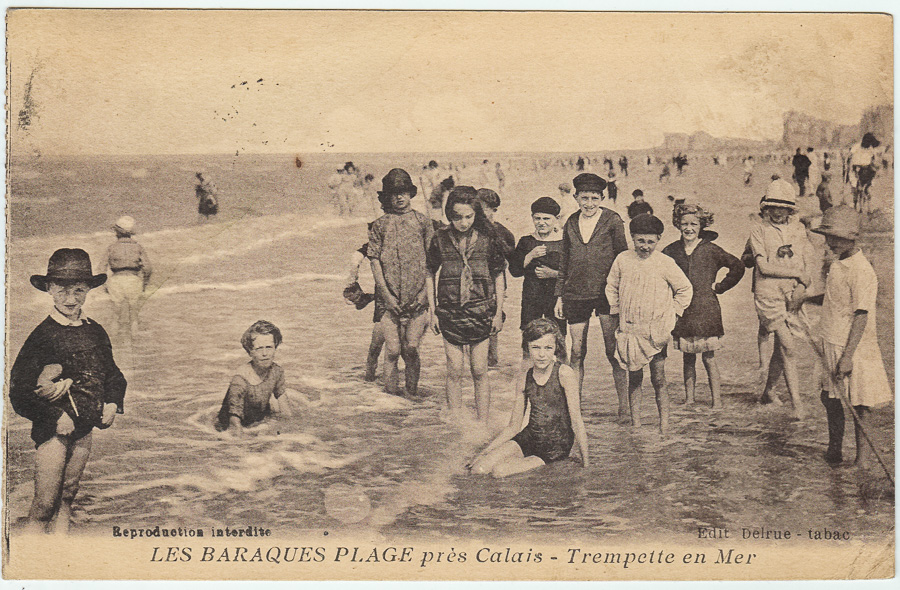 Les Baraques Plage près de Calais - Trempette en Mer - Edit Delrue - tabac