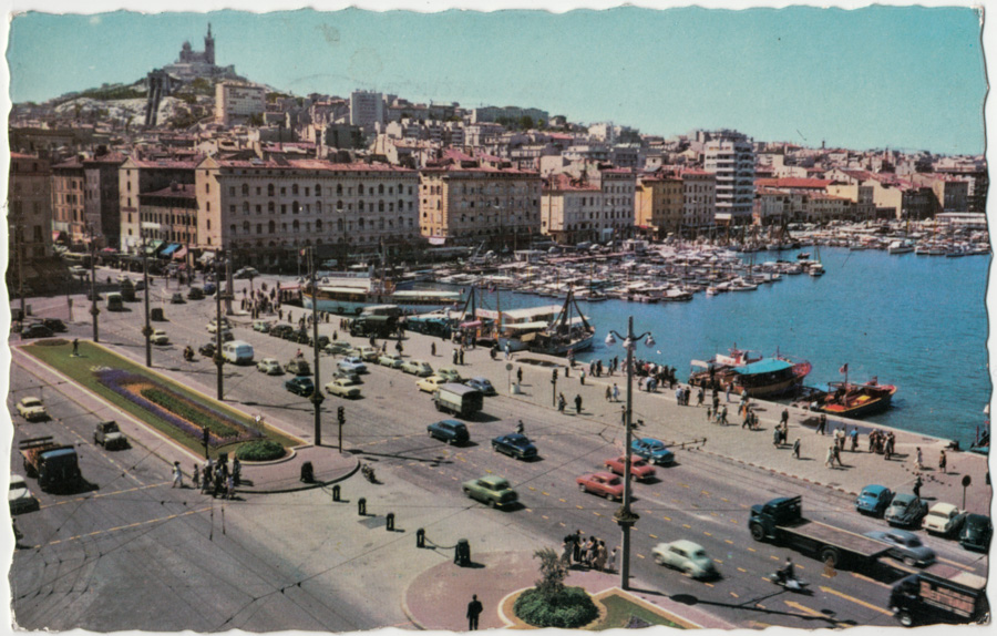 555 - MARSEILLE Un coin du Port, Quai des Belges et Notre dame de la Garde. Edition TARDY - ARPY