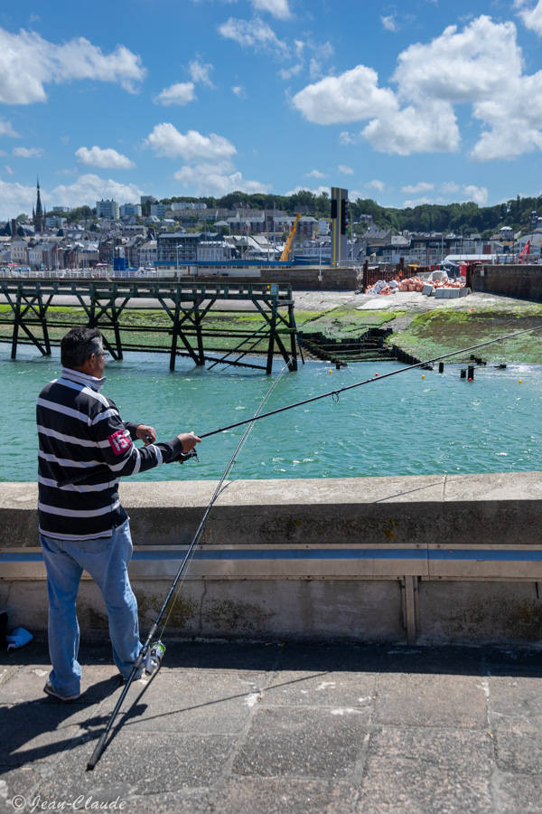 Pêche sur la jetée de Fécamp, 2022