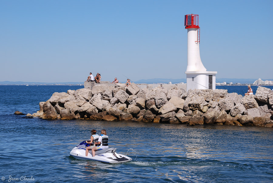 Feu de la jetée Ouest à l'entrée du port du Grau du Roi