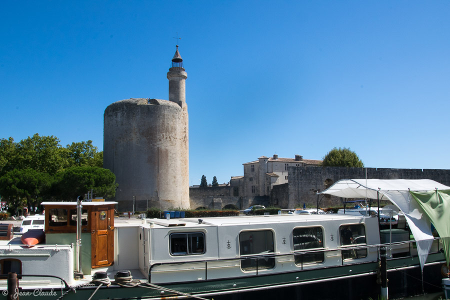 Tour de Constance à Aigues-Mortes - La terrasse sommitale est surmontée d'une tourelle de guet qui servait du XIIIe au XVIe siècle de phare.