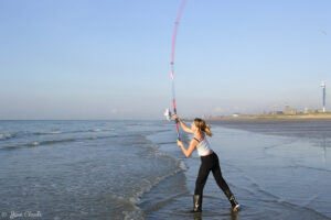 Fig2. Lancer à la belge. - Surfcasting au Braek, 2003