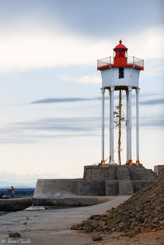 Le phare métallique en piteux état. - Port-Vendres, 2009