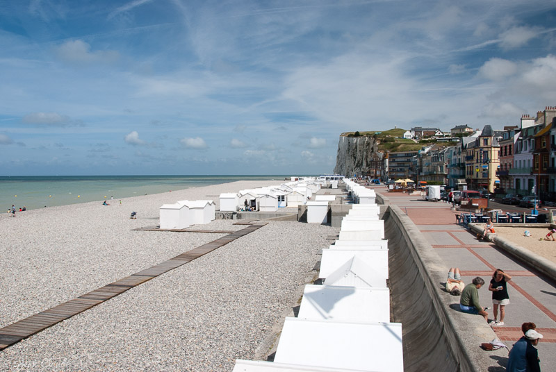 La plage et la digue de Mer-Les-Bains. - 2012