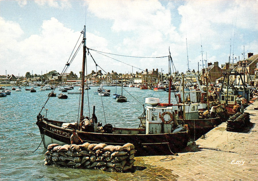 BARFLEUR - Le port : le débarquement des moules. - Ed. Le Goubey