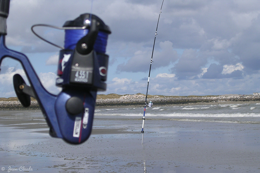 Surfcasting sur la plage du Clipon