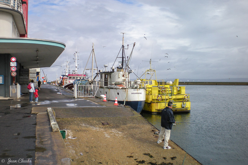 Pêche du bord au Port du Rosmeur. - Douarnenez , 2008