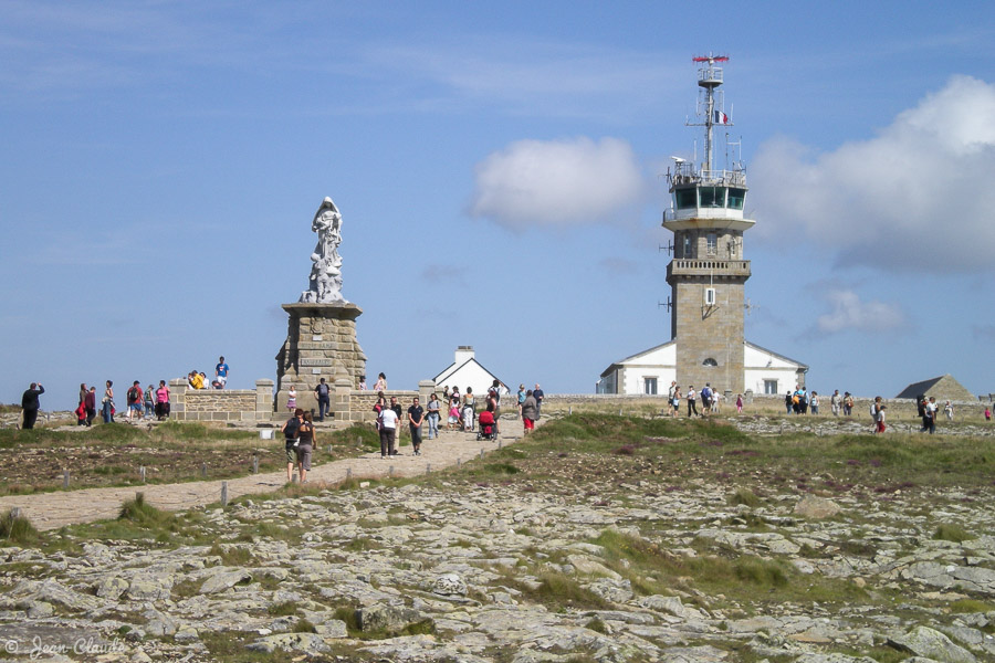 Notre-Dame des Naufragés et le sémaphore - Pointe du Raz