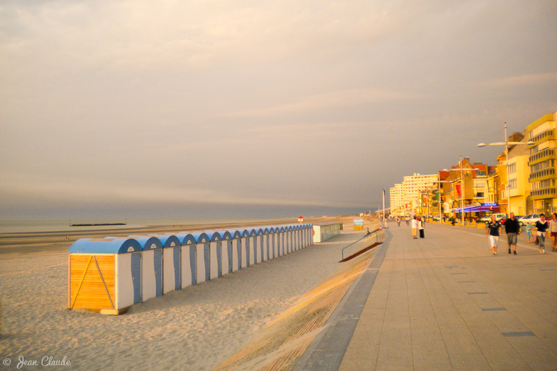 Front de mer à Malo-les-Bains un soir d’été