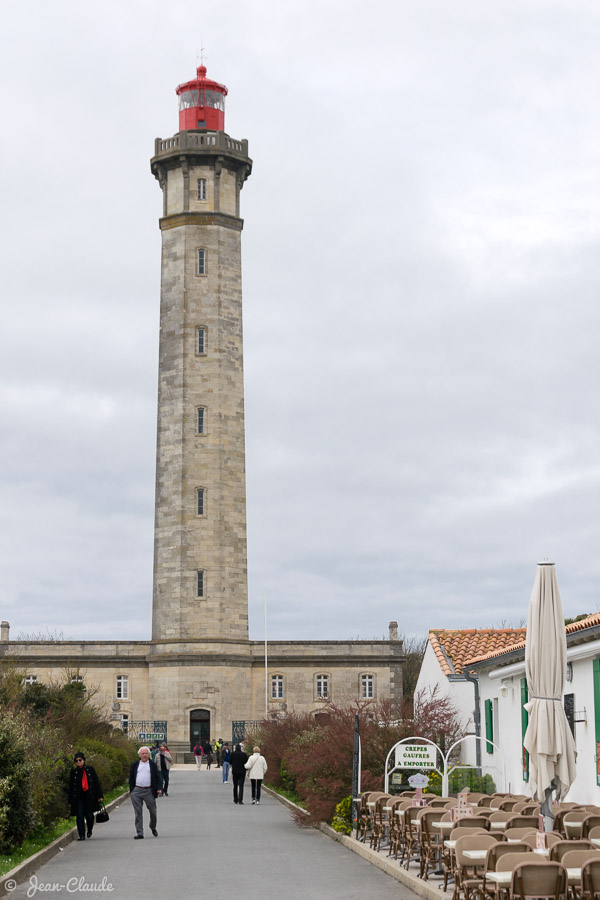 Le Grand Phare des Baleines - Construit en 1854 par l'architecte Léonce Reynaud, il mesure 57 mètres de haut.