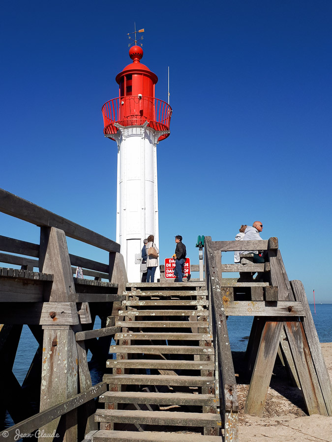 Phare rouge de Trouville