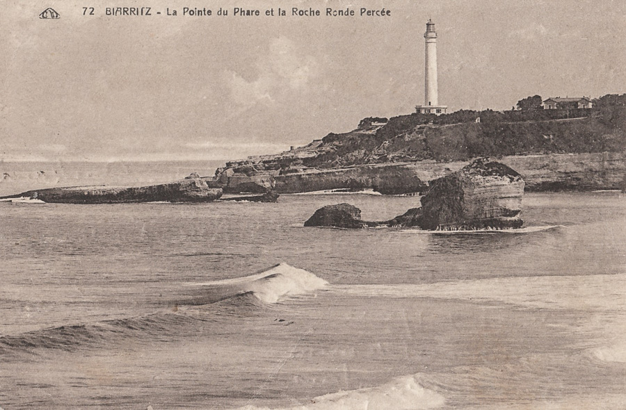 72 BIARRITZ - La Pointe du Phare et la Roche Ronde Percée