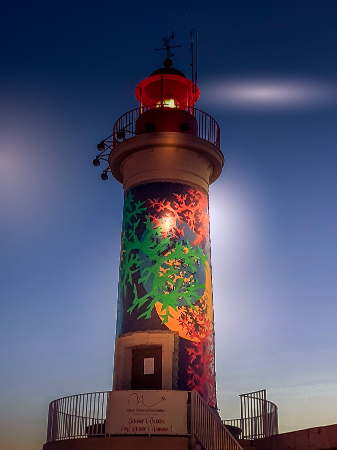 Le phare de Saint-Tropez Couleur Bleu, édition 2021 - (Provence-Alpes-Côte d’Azur)