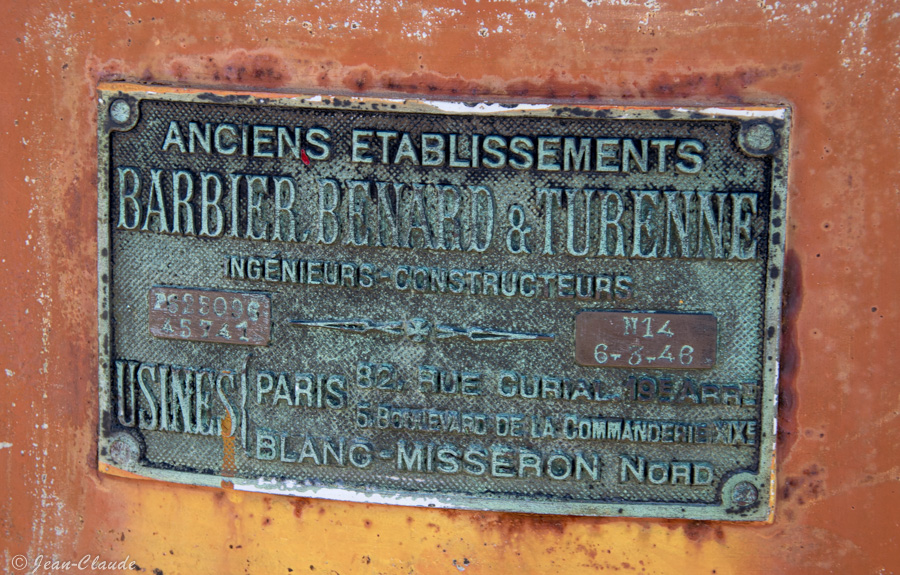 Plaque identification Barbier Benard & Turenne sur le feu de la citadelle de Saint-Tropez (Provence-Alpes-Côte d’Azur)
