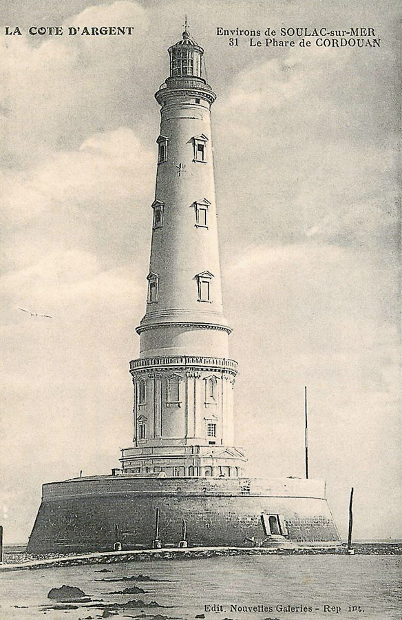 La côte d’Argent - Environ de SOULAC-sur-MER (France) 31 Le Phare de CORDOUAN Le Verdon-sur-Mer compte trois phares (le phare de Grave, le phare Saint-Nicolas et le phare de Cordouan)