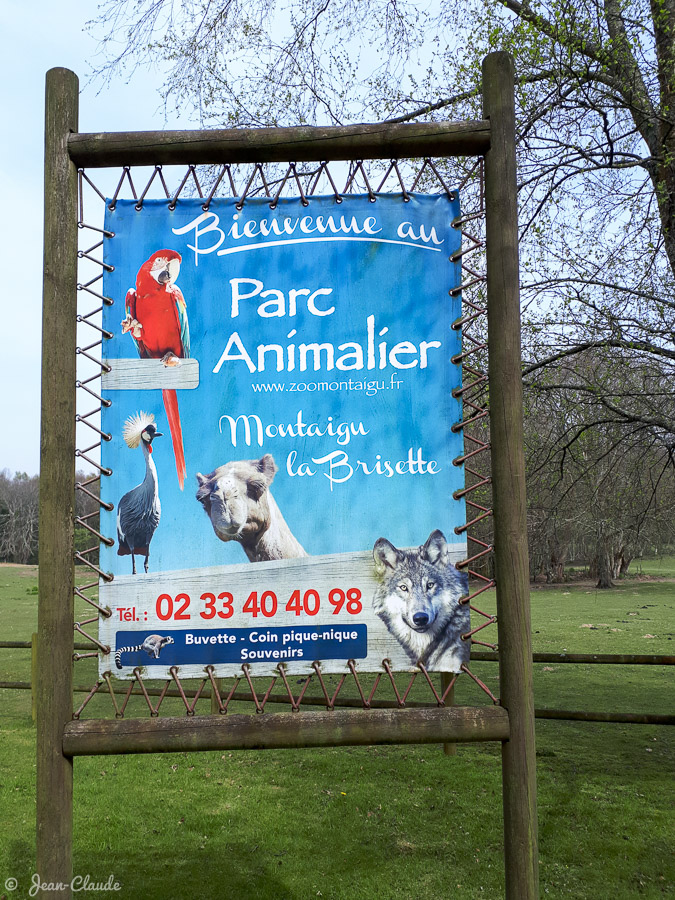 Panneau d'accueil du parc animalier de Montaigu-la-Brisette, 2019