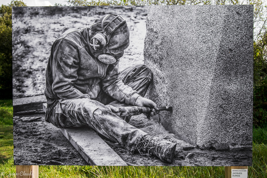 Jacques Dumas, artiste granitier - reproduction photo exposée au Parc des Sculptures à Perros-Guirec , 2020