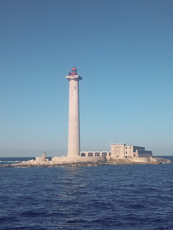 Le phare sur l'île du Planier - Matieu Sokolovic, Public domain, via Wikimedia Commons