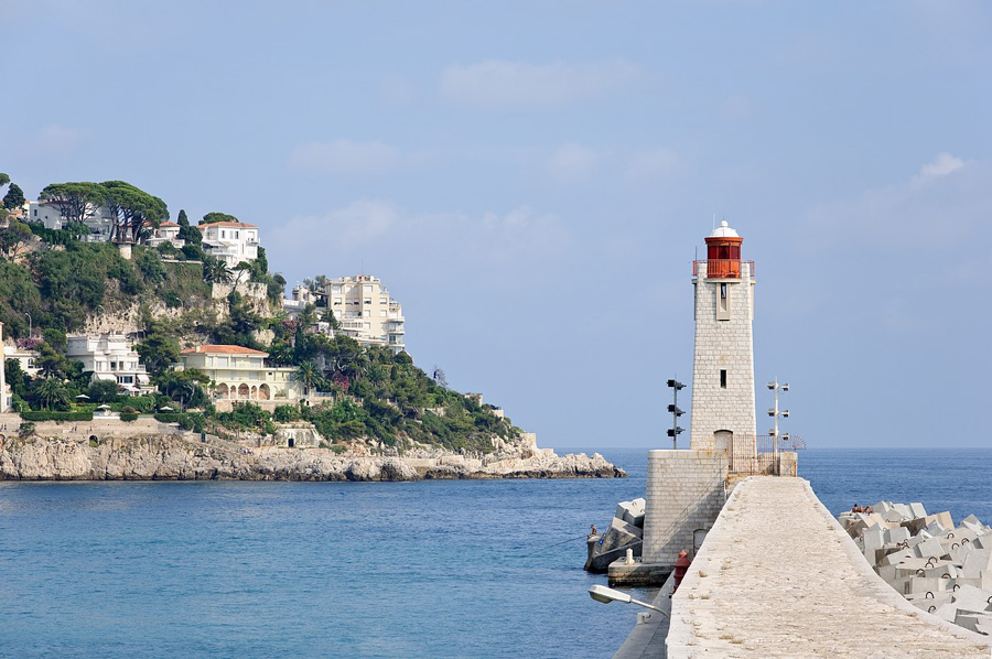 Phare de Nice (Alpes-Maritimes, France) - Photo: Myrabella, Wikimedia Commons