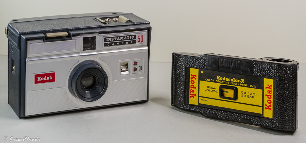 Kodak Instamatic 50 et sa cartouche au format 126