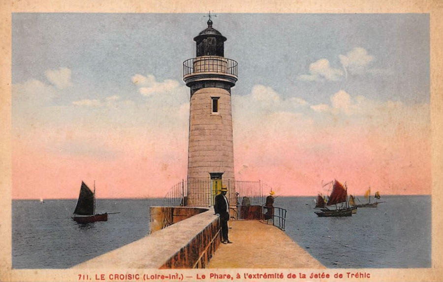 Carte-postale : 711. LE CROISIC (Loire-Inf.) - Le Phare, à l'extrémité de la jetée de Tréhic