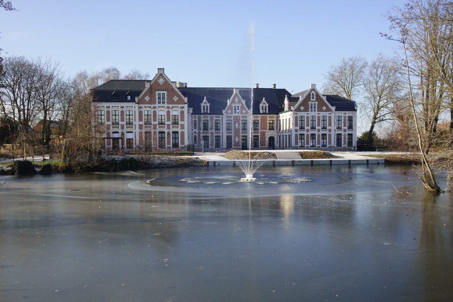 Le chĂąteau de Robersart en hiver